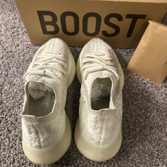 Yeezy Boost 380 - Picture 6 of 8